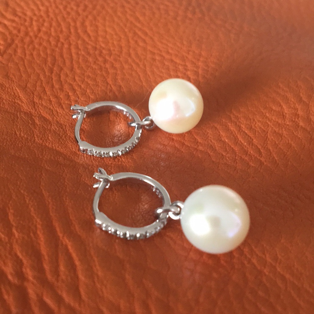 Freshwater pearl & white topaz drop hoop earrings